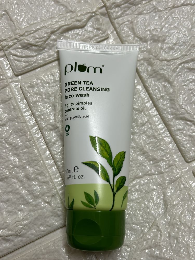 Plum Green tea face wash