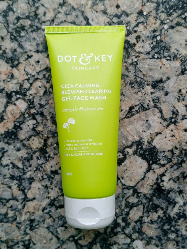 Dot & Key CICA Face Wash for Acne Prone Skin, 2% Salicylic Acid Face Wash with Green Tea |