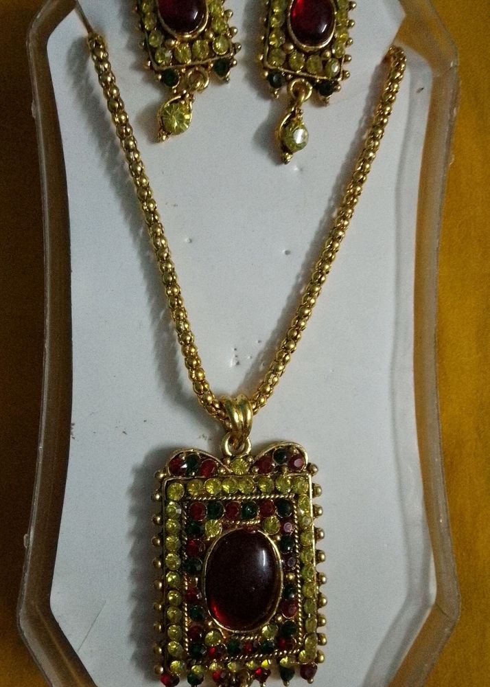 Pendant With Small Earrings