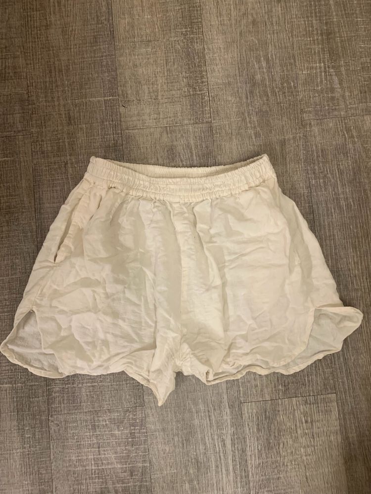 white linen shorts