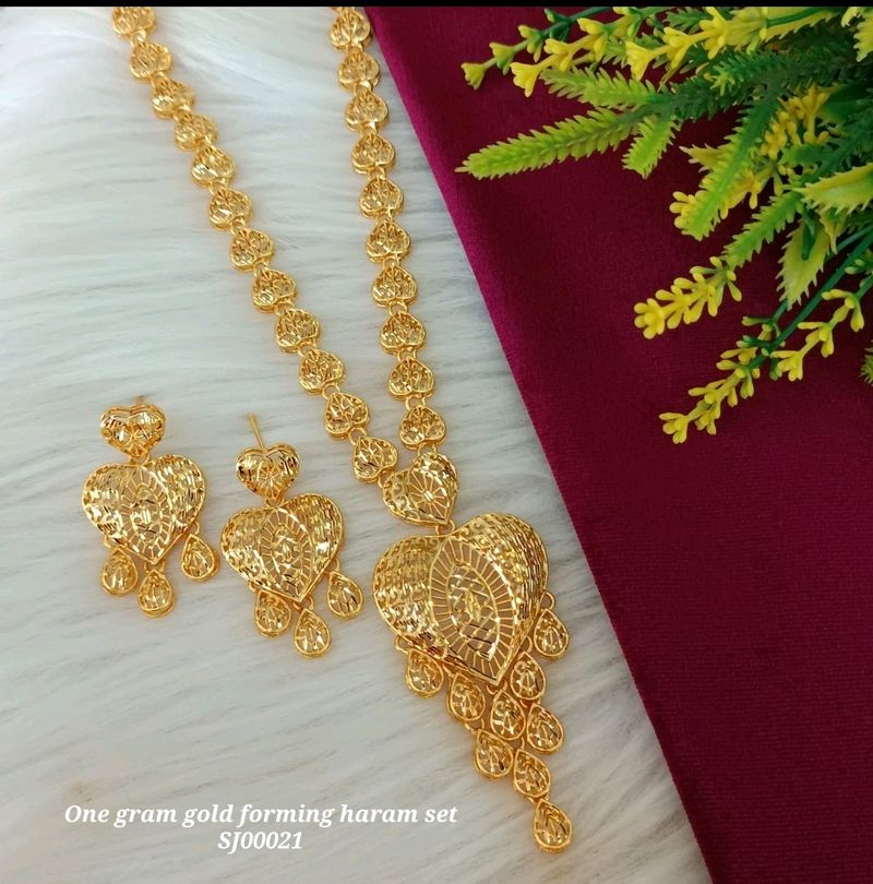 One Gram Foaming Necklace Set