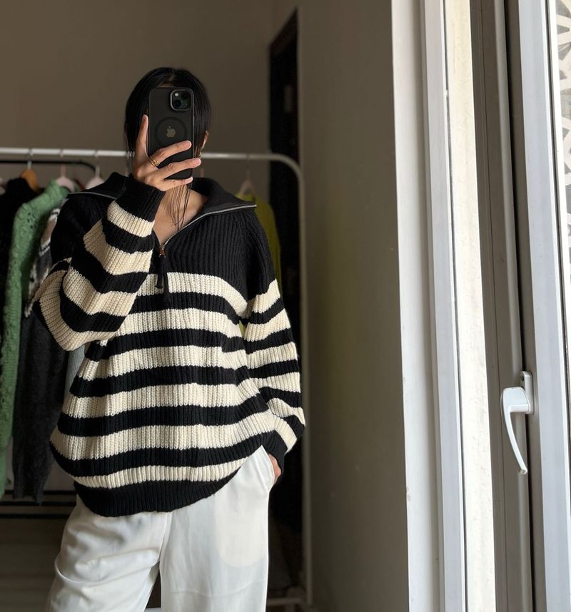 Stripe Semi-high neck zipper pullover