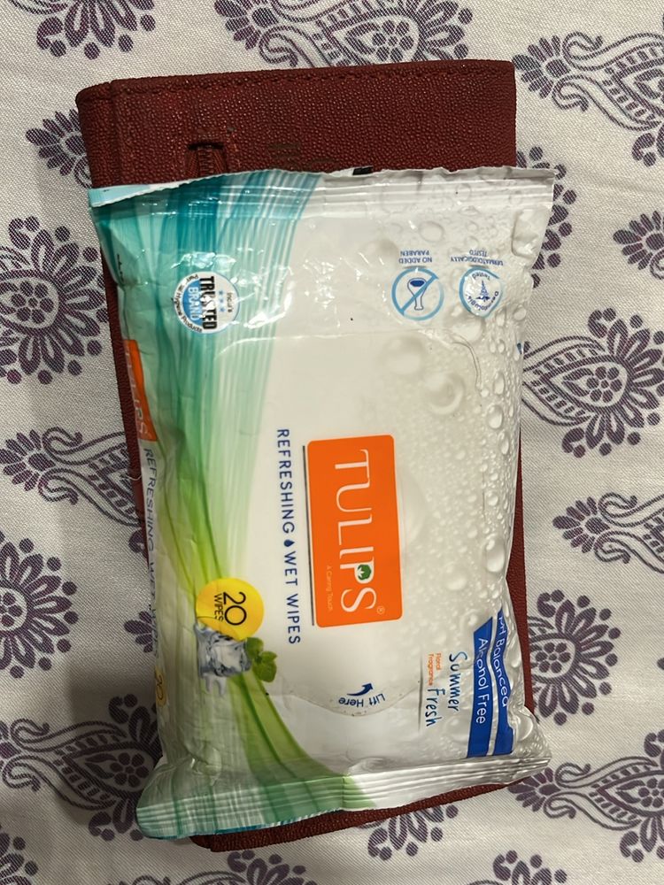 Tulips Set Of 20 Wet Wipes