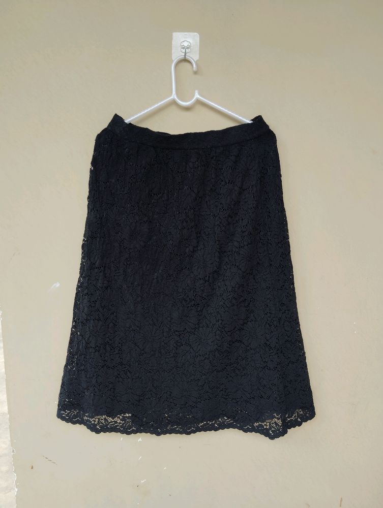 UNIQLO Lace Skirt