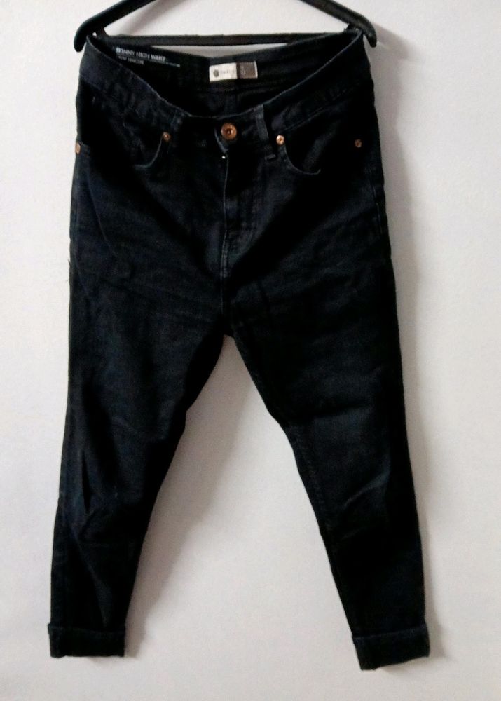 Black Anklet Length Jeans