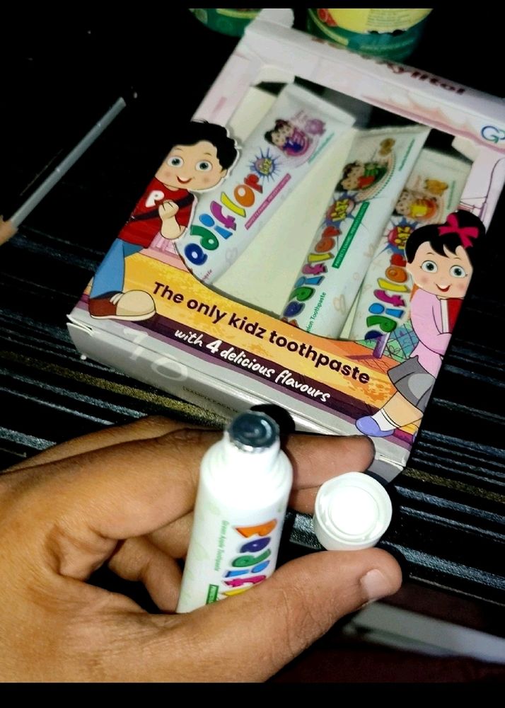 New With Seel Pediflor Kid's Toothpaste