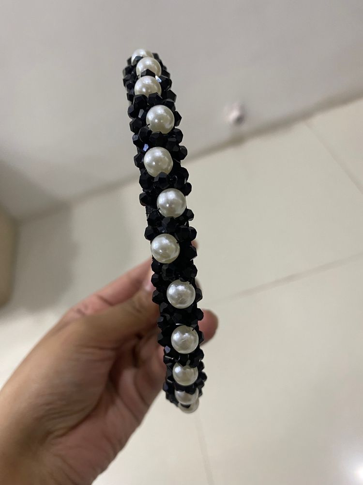 Beautiful Black Hairband With Pearl Work