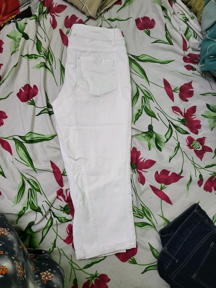 White 3/4 Pant