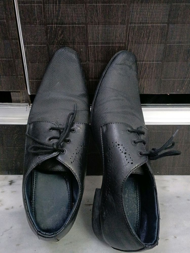 Men Formal Shoes .