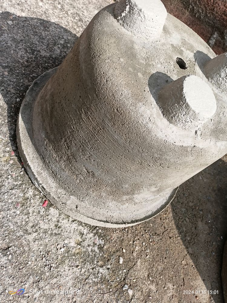 Cement Flower Pot (Gamla)