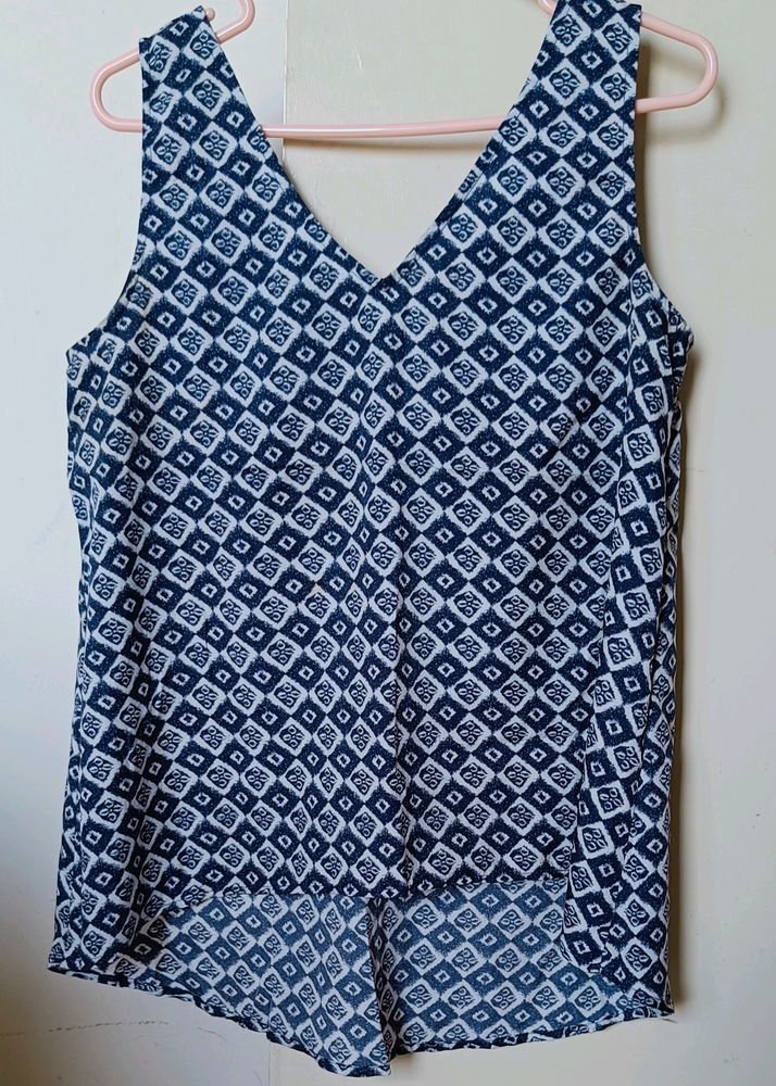 Blue sleeveless Trendy Top