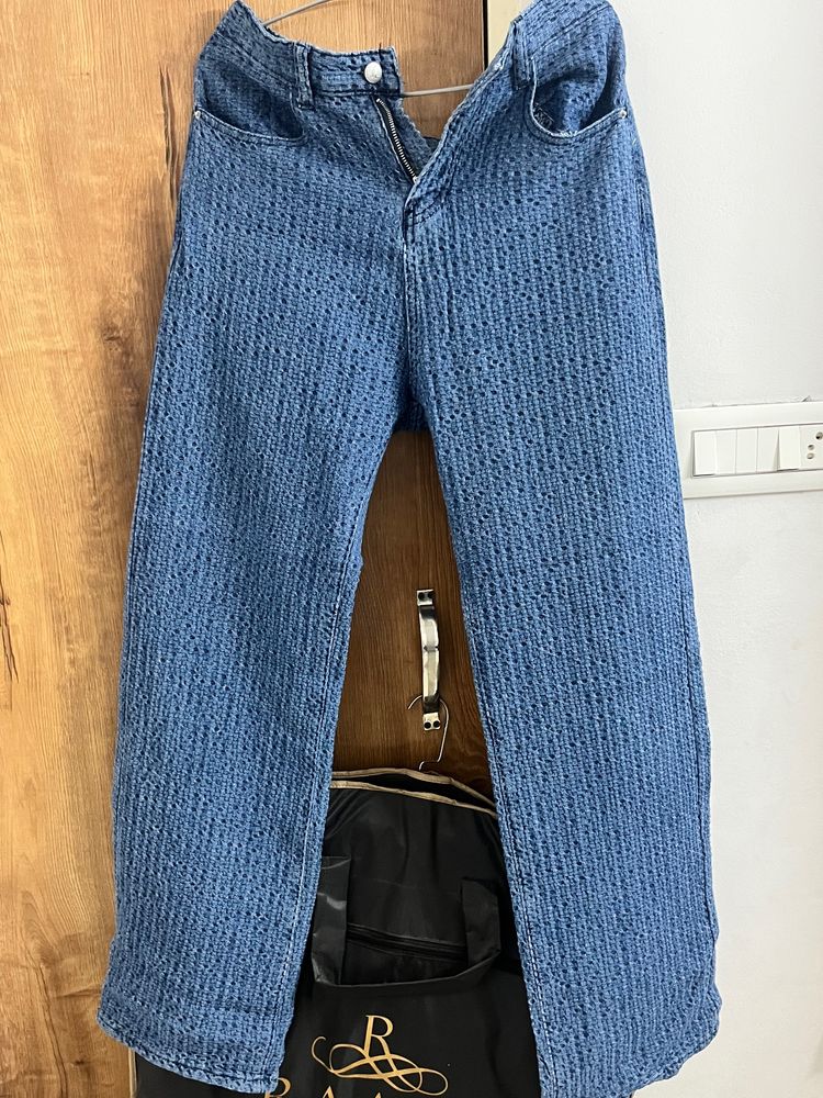 Textured high waist jeans