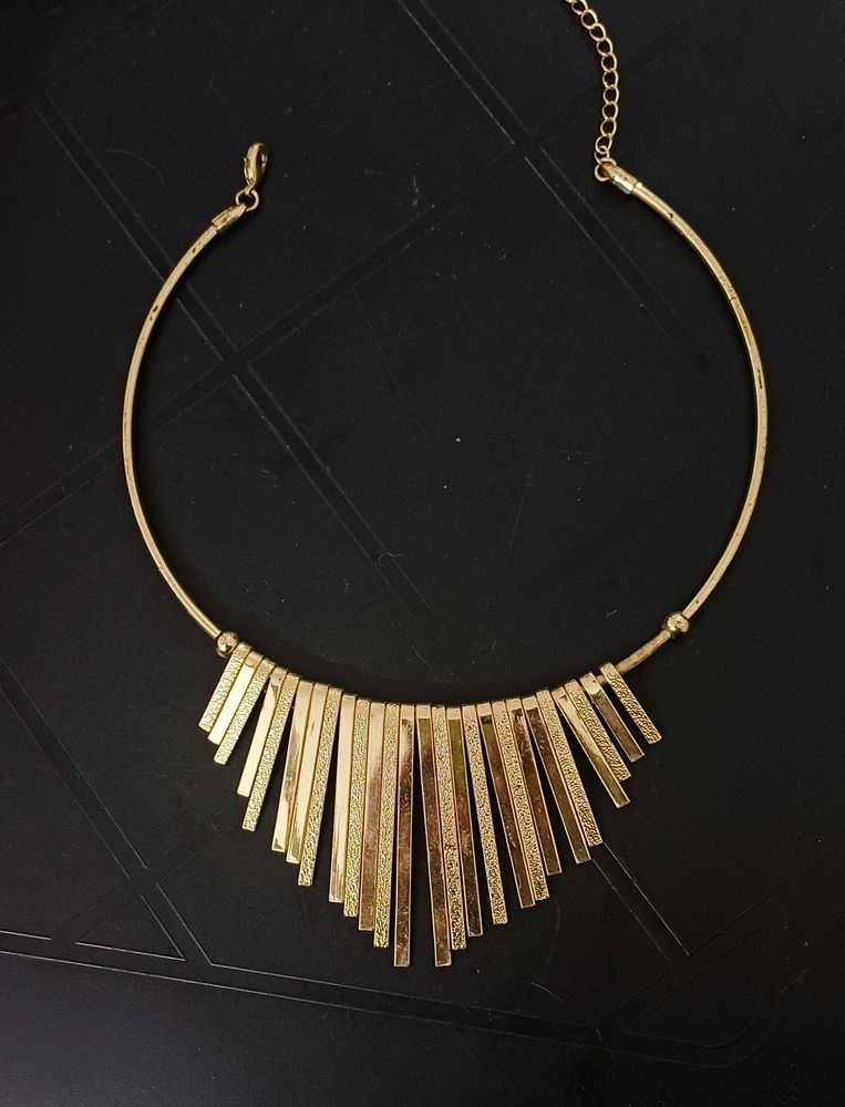 Gold Coloured Necklace