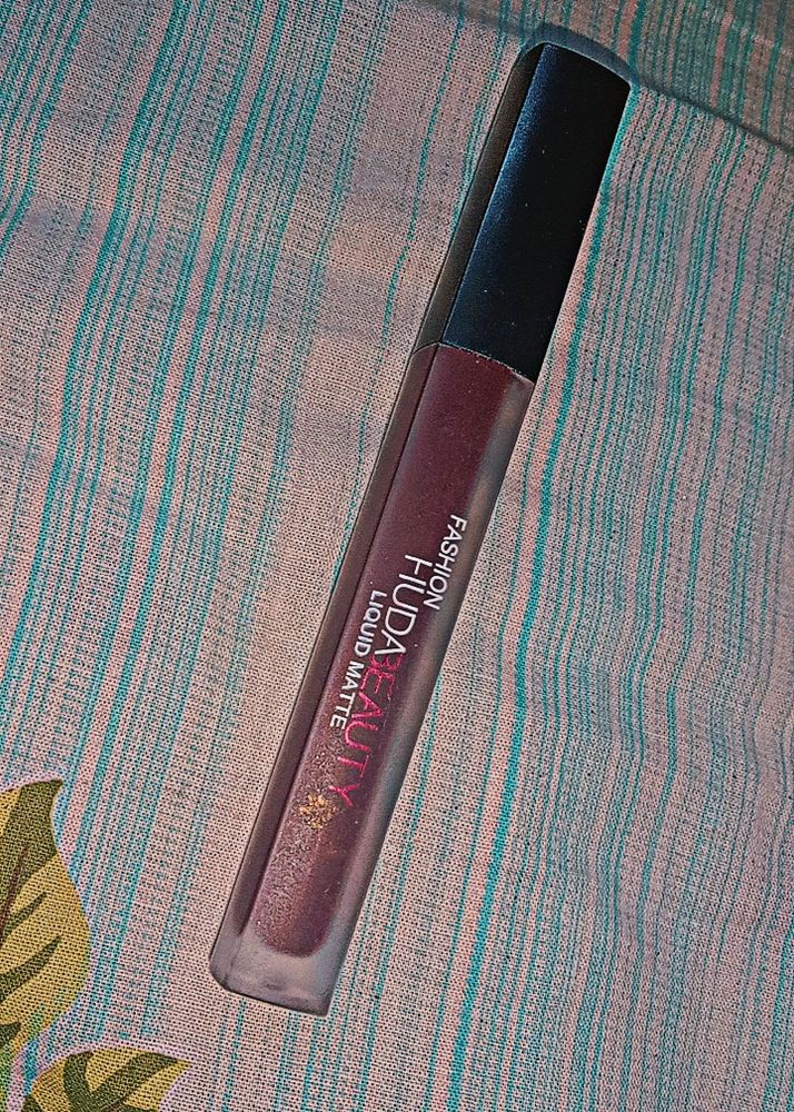 HUDA BEAUTY LIQUID MATTE