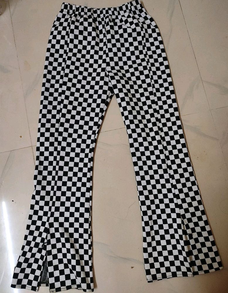 Black White Printed Flared Pant.