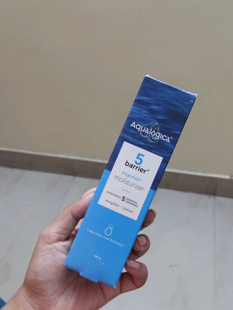 Aqualogica Barrier Repair Moisturizer