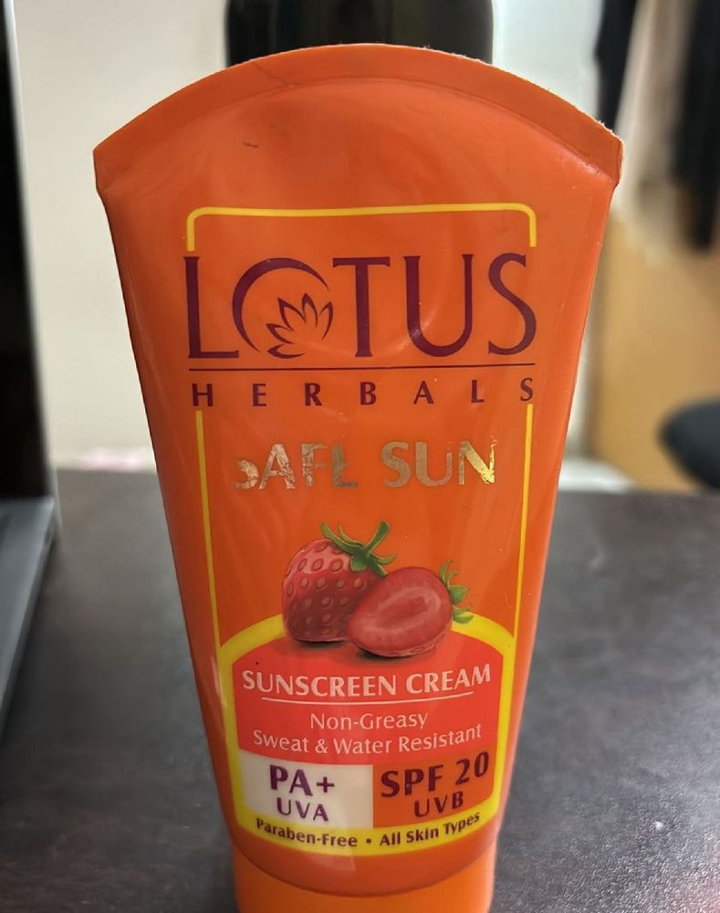 Lotus safe Sunscreen