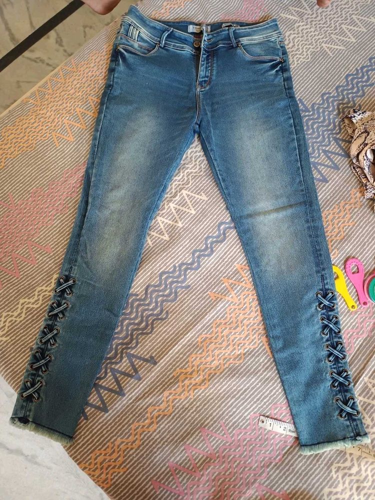 Women Ankle Fit Stretchable Cross Design Jeans