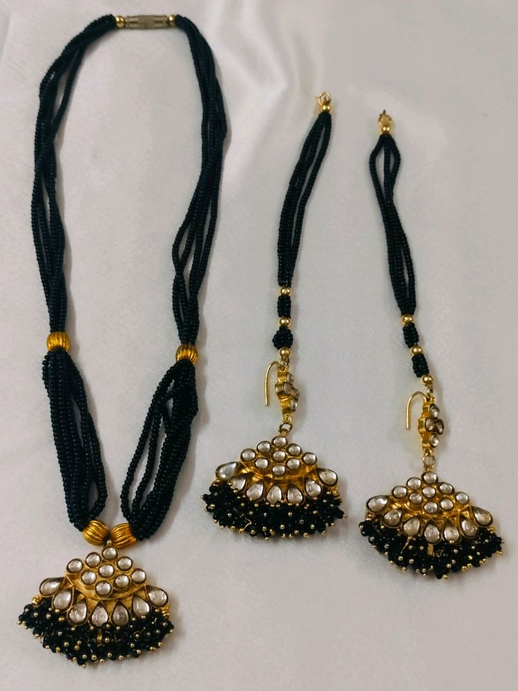 Neckpiece