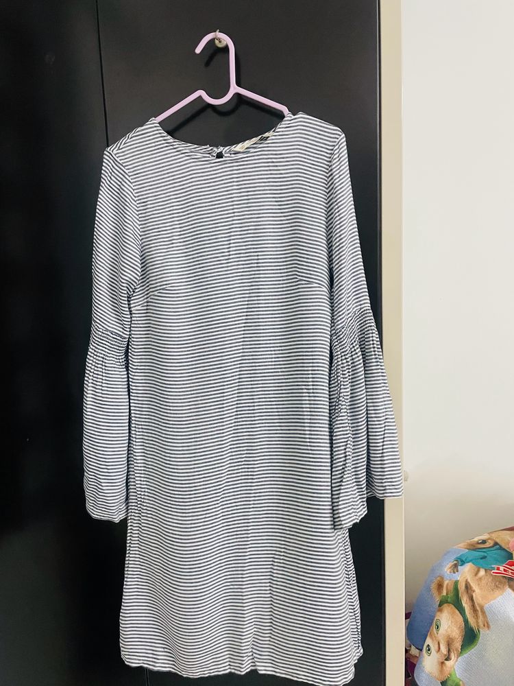 Zara Midi With Flare Sleeves Grey And White