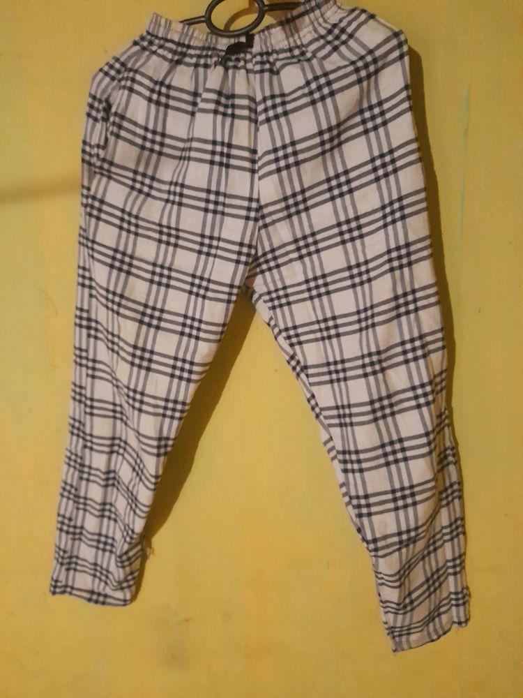 Warm Trouser In Black And White.