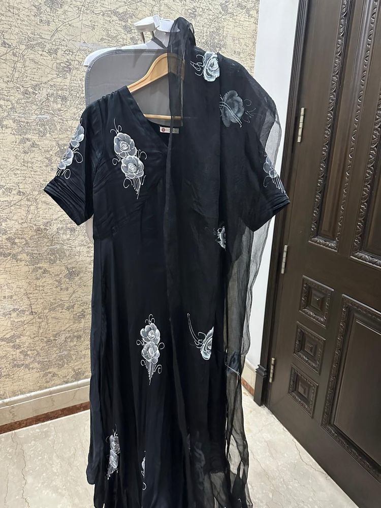 Aachho Umbrella cut Kurta Set