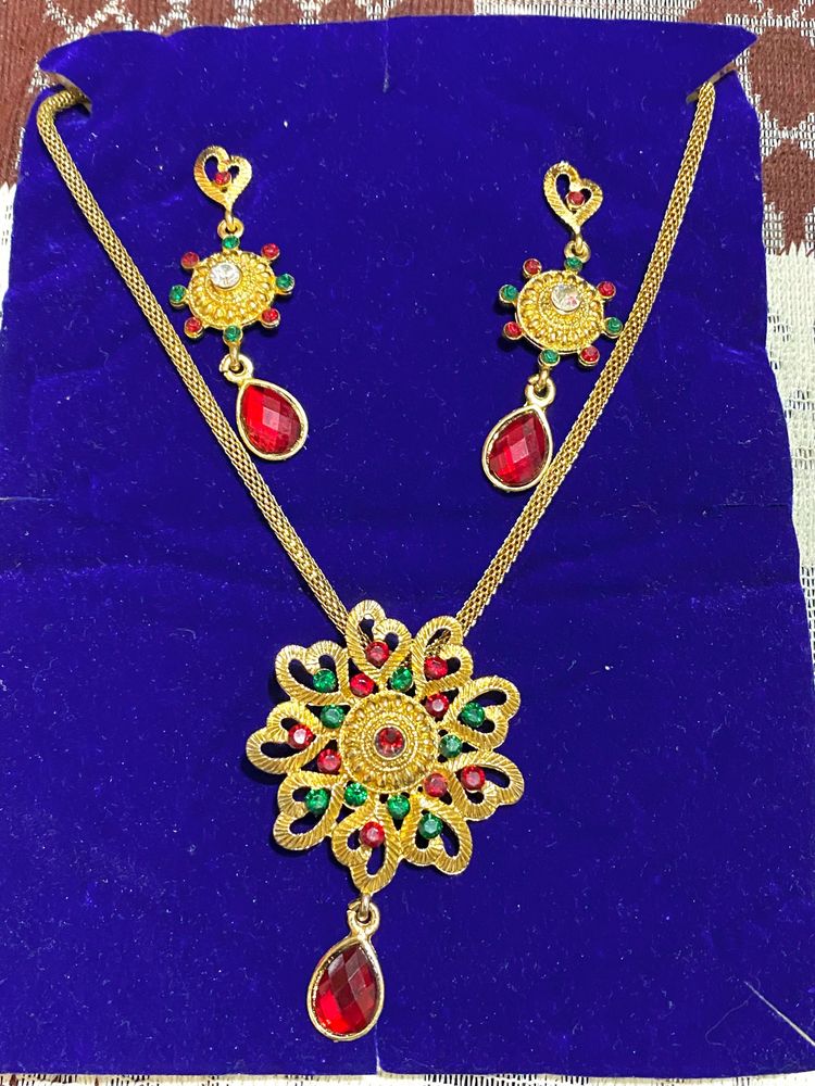 Necklace Set