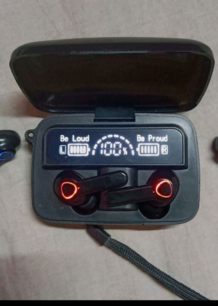 M19 Tws , 4 Earbuds