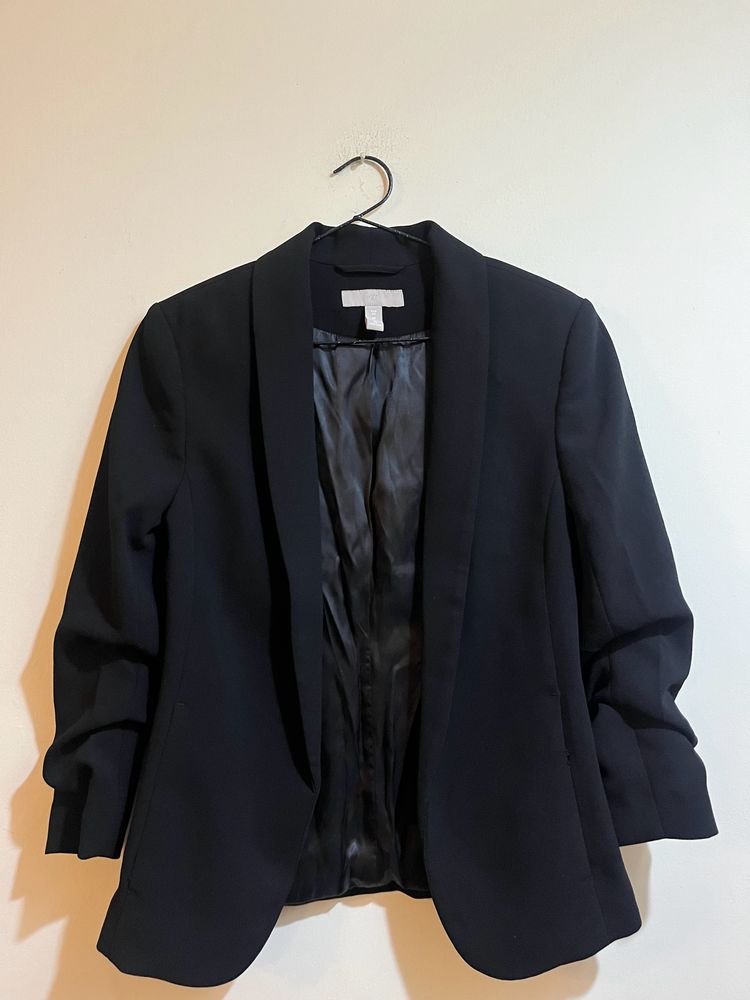 H&M Gathered Sleeves Black Blazer🖤