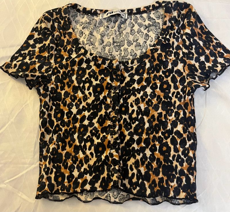 Ribbed Cheetah Print Crop Top