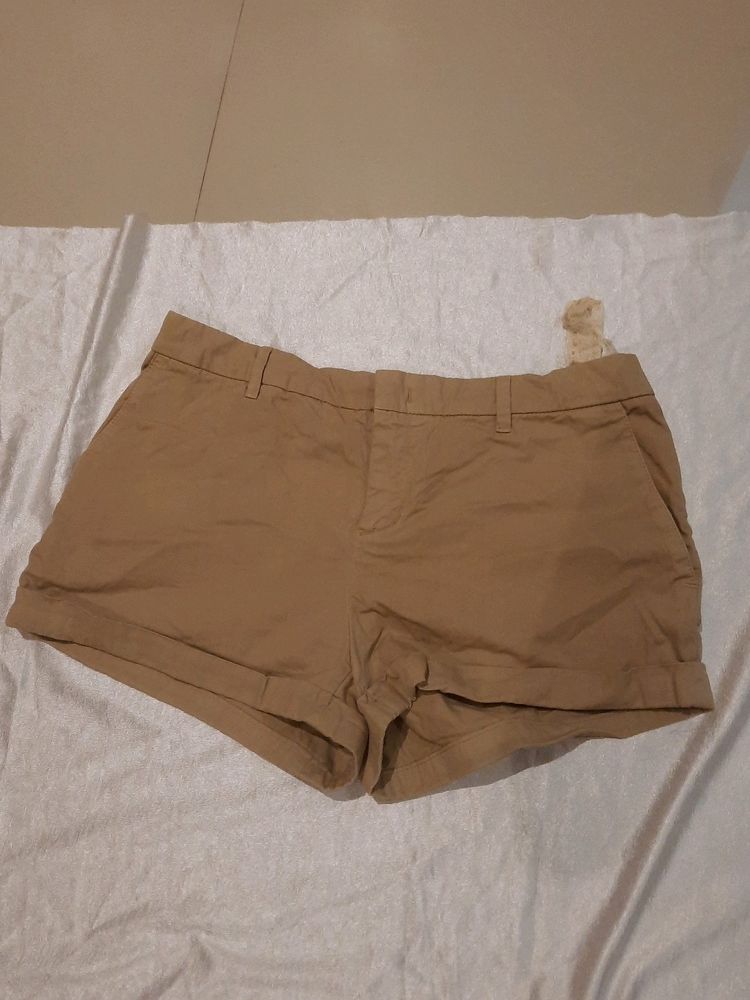 khaki shorts