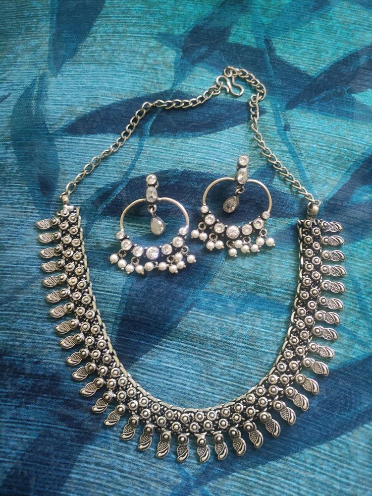 PRICE DROP !!! Oxidised silver tone set