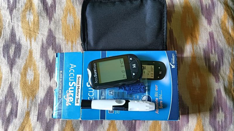 Accusure Blood Glucose Monitor Machine