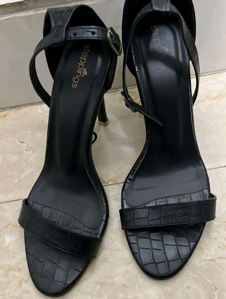 Party Wear Heels In Good Condition Negotiable