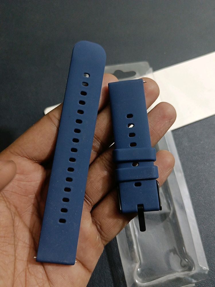 Soft Silicone 22mm Watch Strap with Secure Buckle