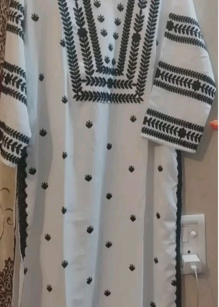 Embroidered Straight Kurta