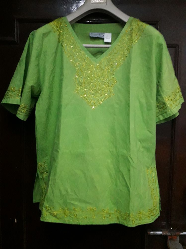 V neck Embroidered Green Tunic💚🌱🍀🌿