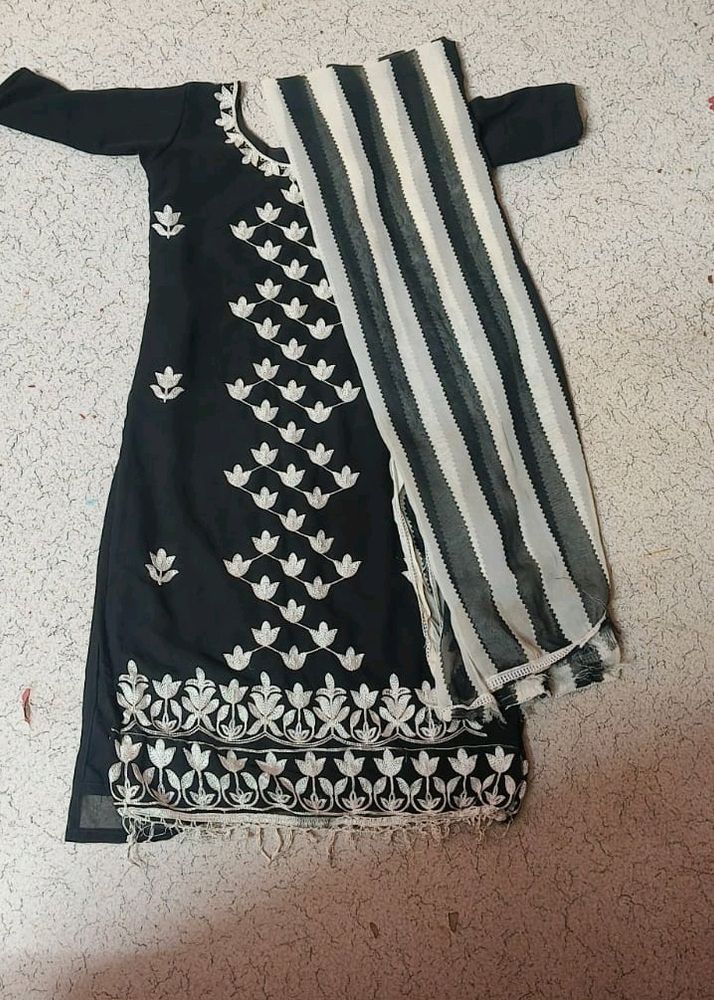 Black Georgette Kurta And Dupatta