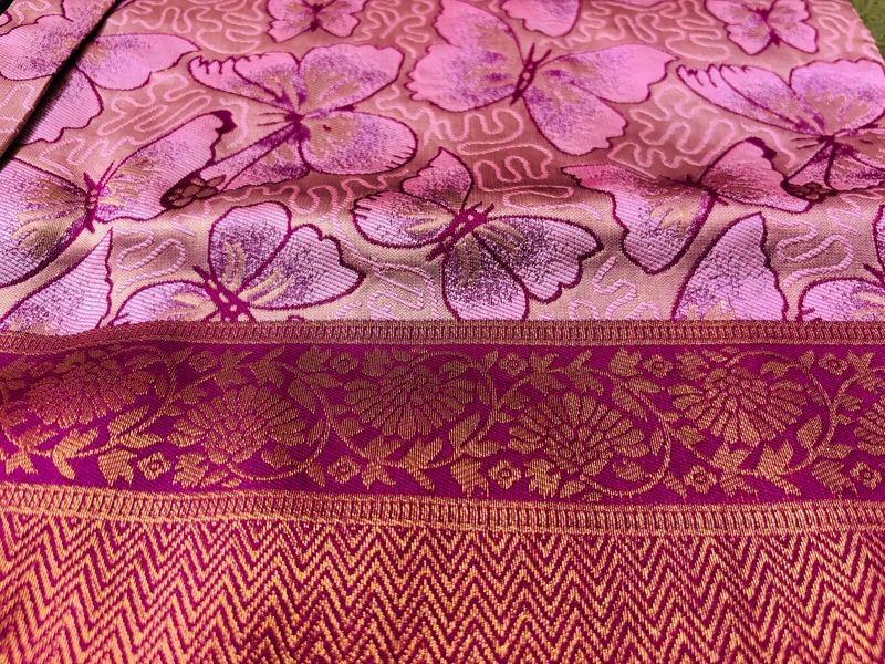 Fixed New Fancy Floral Design Saree