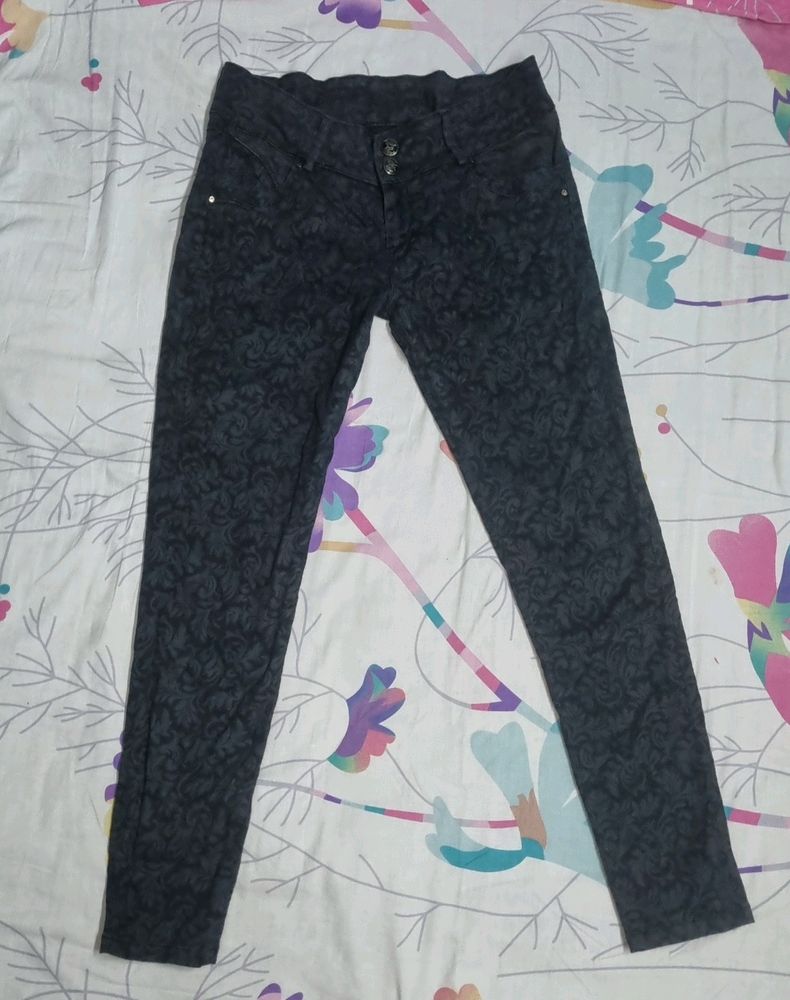 Women's Black Skinny Jeans