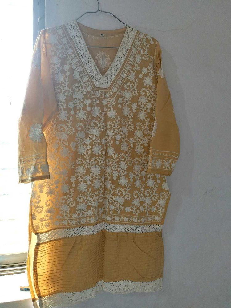 Chikankari Kurta In Cream And White