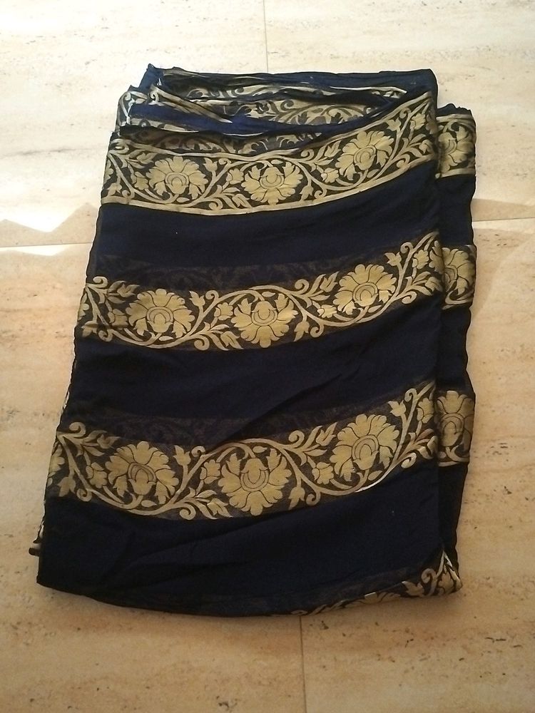 I Am Selling Saree