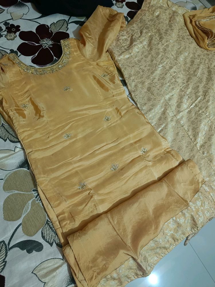 Golden Simple Embroidery Suit