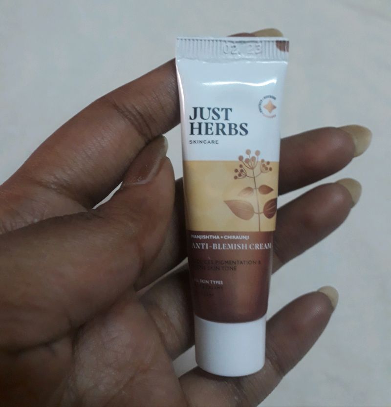 JUST HERBS ANTI-BLEMISH CREAM