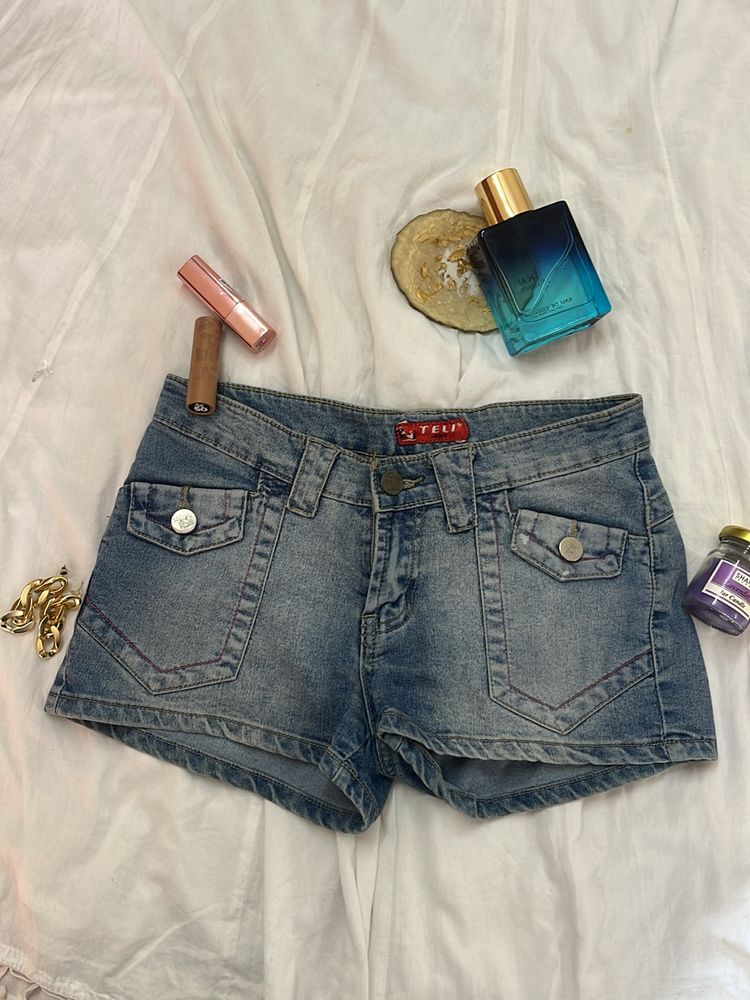 Denim Shorts / Hot Pants