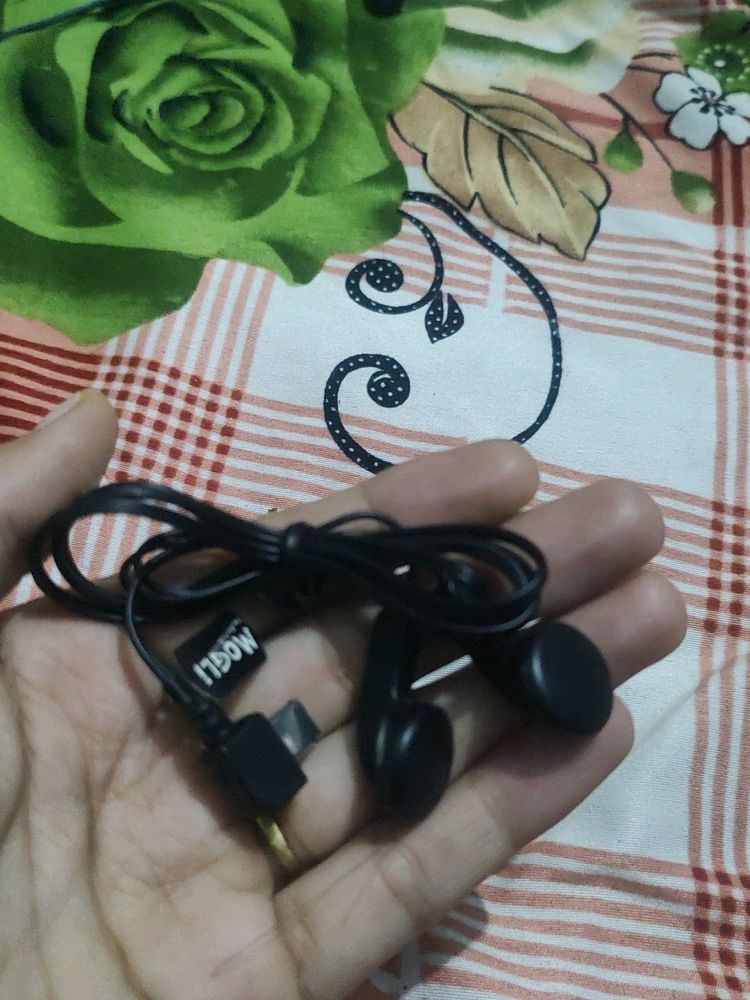 Earphone