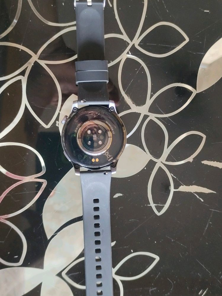 One Off Best Smart Watch ⌚ For Sell Only 2200