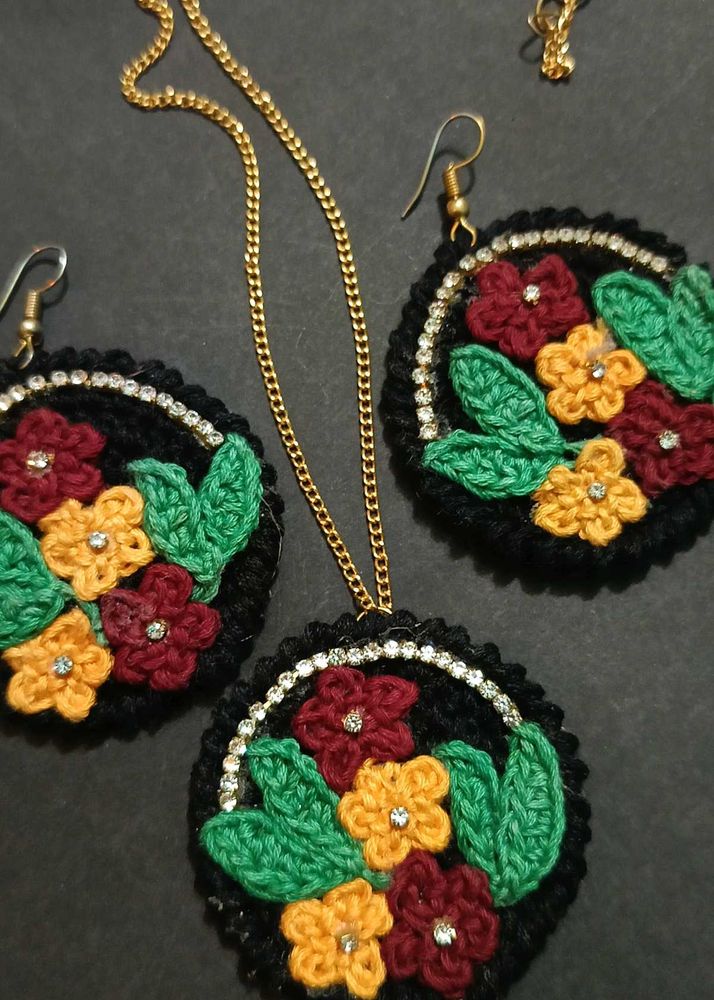 Embroidery Pendent Set