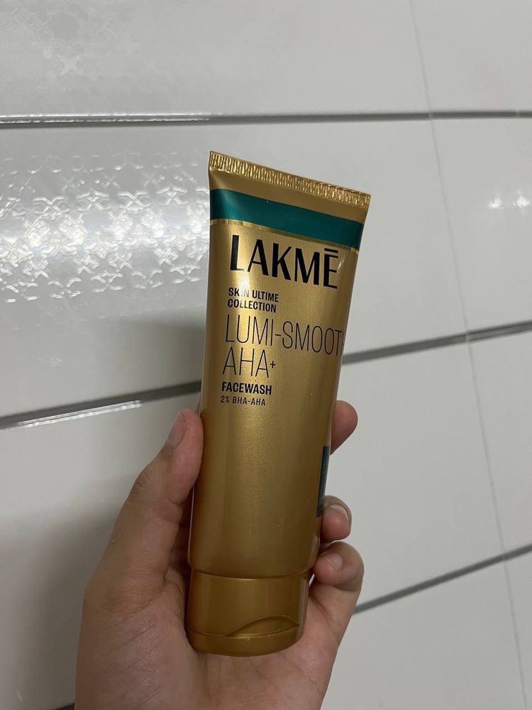 LAKME Lumi-Smooth Aha+ Facewash With 2% Salicylic