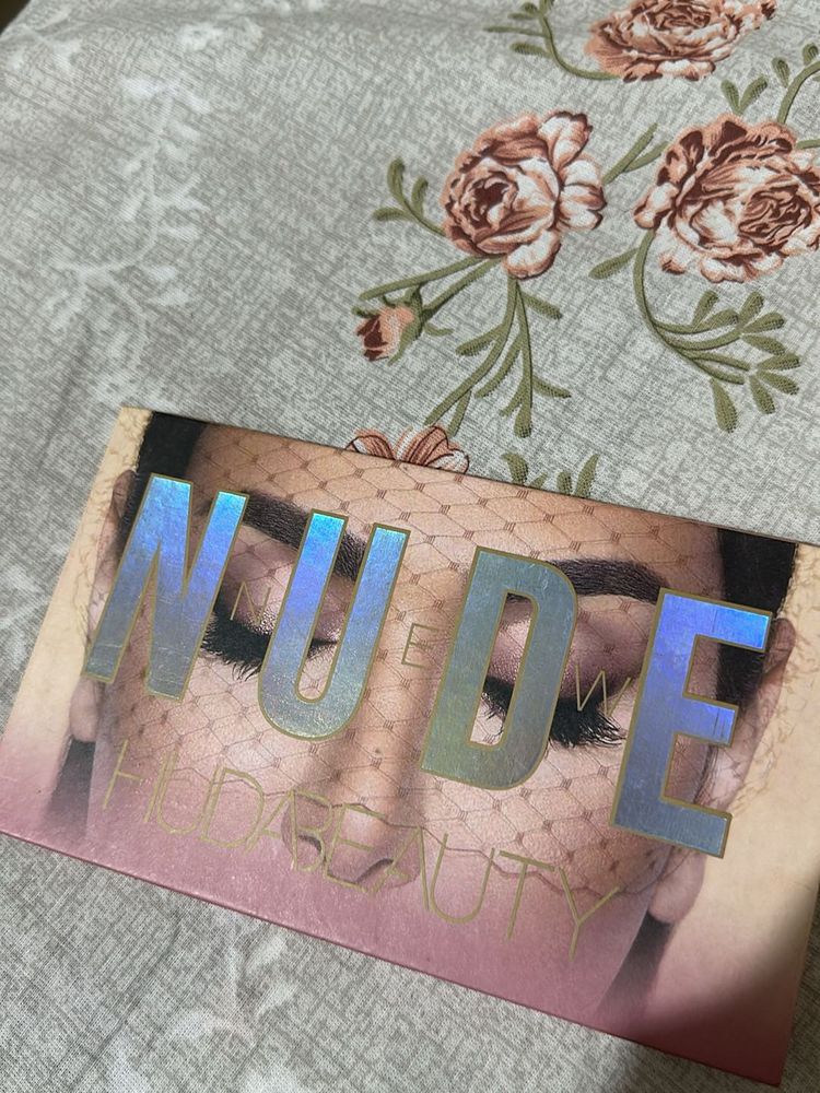 Huda Beauty Nude Eyeshadow Palette